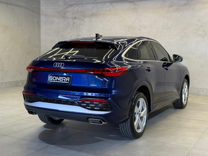 Foto do veículo AUDI Q5  SPORTBACK ADVANCED 2.0 TFSI QUATTRO S-TRONIC 2025 897 KM 409.900,00