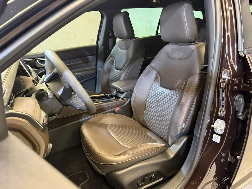 Foto do veículo JEEP COMMANDER  OVR T270 2022 22.440 KM 166.900,00