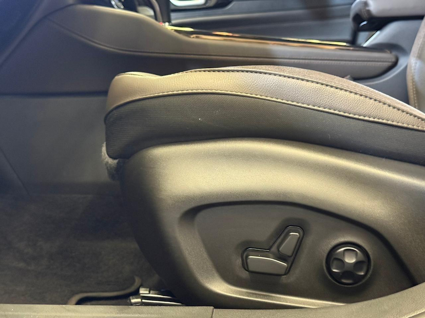 Foto do veículo JEEP COMMANDER  OVR T270 2022 22.440 KM 166.900,00