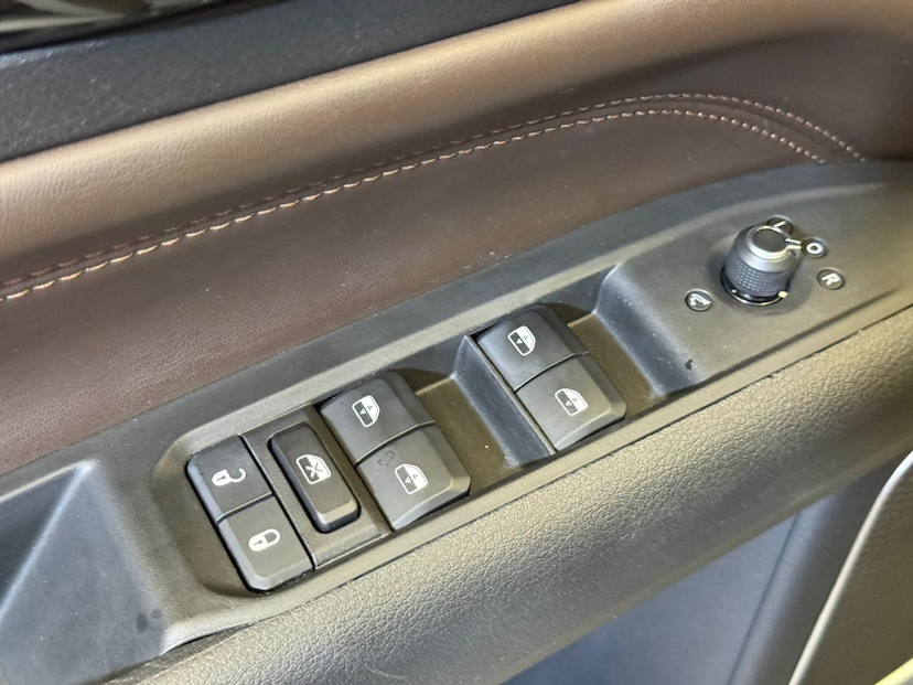 Foto do veículo JEEP COMMANDER  OVR T270 2022 22.440 KM 166.900,00