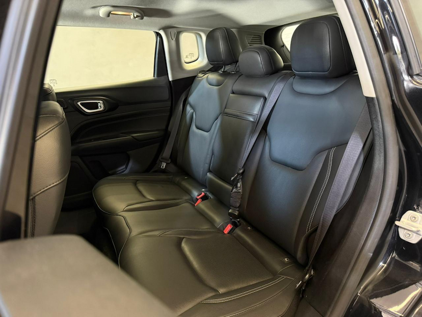 Foto do veículo JEEP COMPASS  LONG TF 2024 28.854 KM 139.900,00