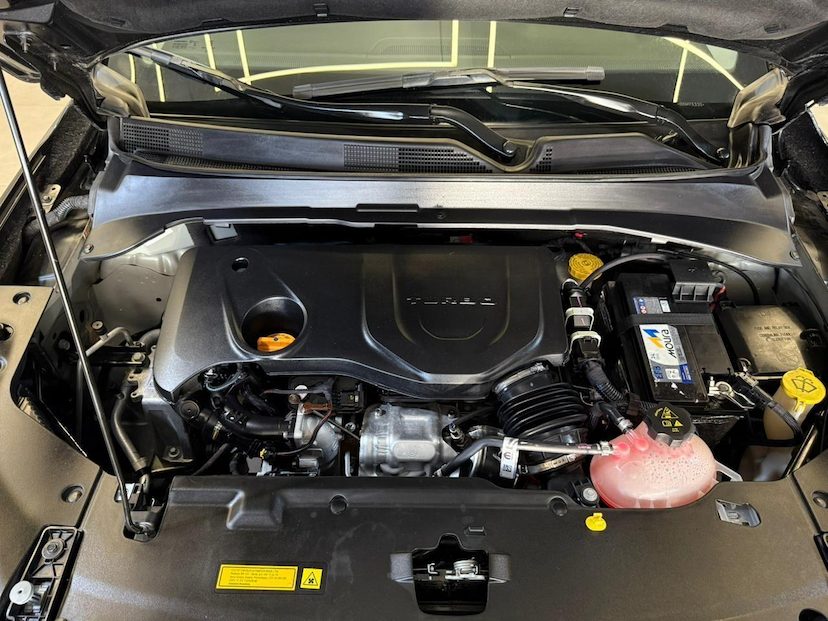 Foto do veículo JEEP COMPASS  LONG TF 2024 28.854 KM 139.900,00
