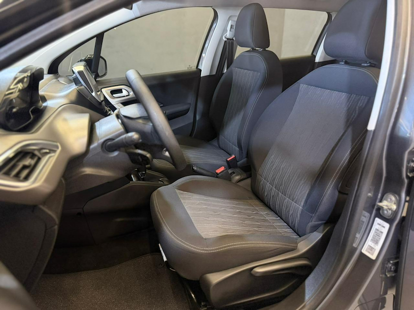 Foto do veículo PEUGEOT 2008  ALLURE EAT6 2023 44.000 KM 79.900,00