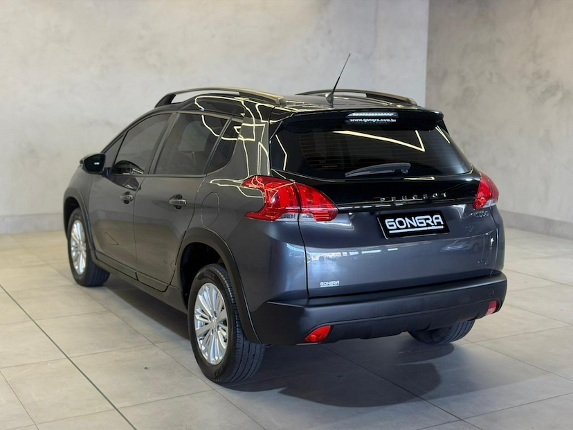 Foto do veículo PEUGEOT 2008  ALLURE EAT6 2023 44.000 KM 79.900,00