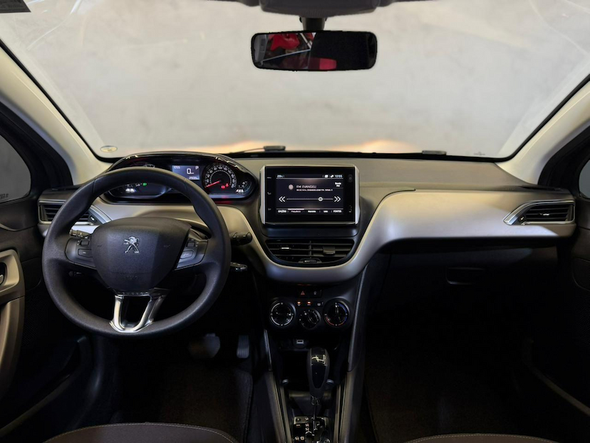 Foto do veículo PEUGEOT 2008  ALLURE EAT6 2023 44.000 KM 79.900,00