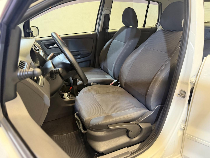 Foto do veículo VOLKSWAGEN FOX  1.0 GII 2011 84.600 KM 31.900,00
