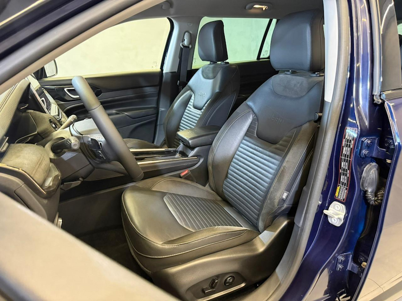 Foto do veículo JEEP COMMANDER  LIMITED T270 TURBO FLEX 2023 11.768 KM 158.900,00