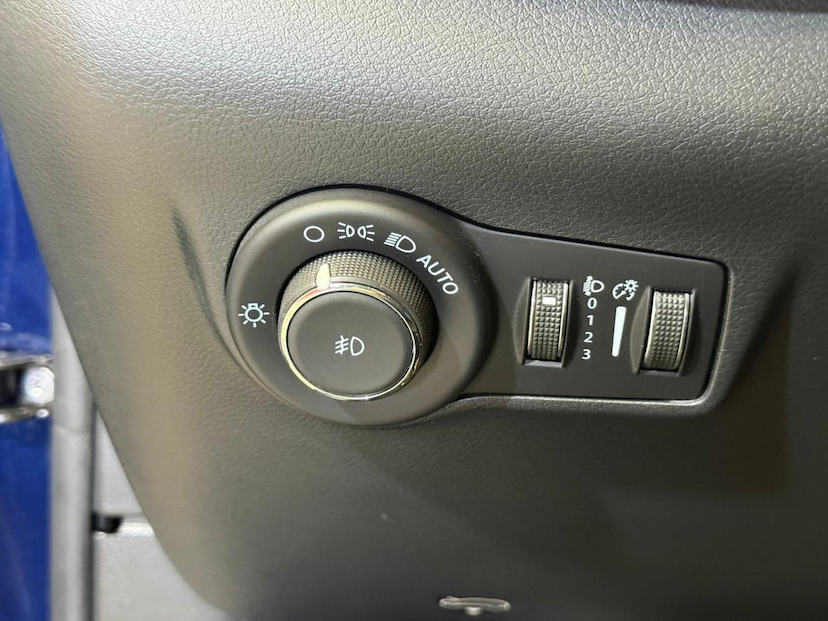 Foto do veículo JEEP COMMANDER  LIMITED T270 TURBO FLEX 2023 11.768 KM 158.900,00