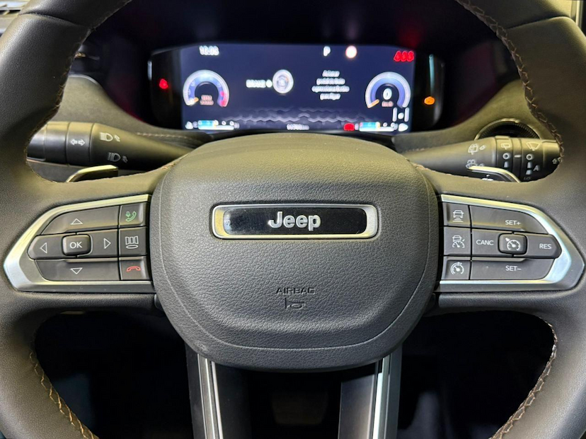 Foto do veículo JEEP COMMANDER  LIMITED T270 TURBO FLEX 2023 11.768 KM 158.900,00