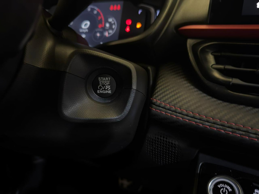 Foto do veículo FIAT FASTBACK  ABARTH 270 2025 17.988 KM 143.900,00