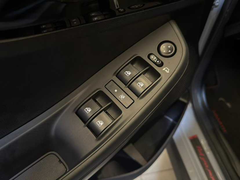 Foto do veículo FIAT FASTBACK  ABARTH 270 2025 17.988 KM 143.900,00