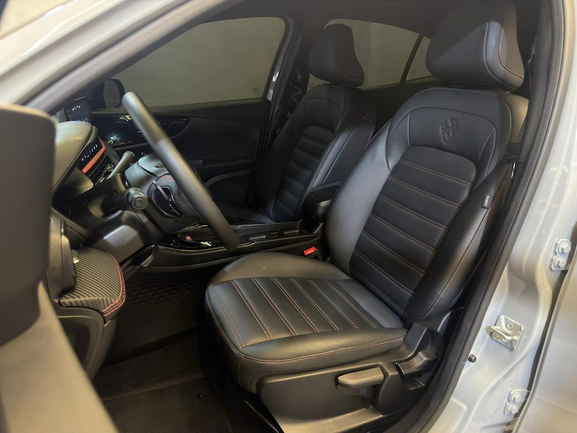Foto do veículo FIAT FASTBACK  ABARTH 270 2025 17.988 KM 143.900,00