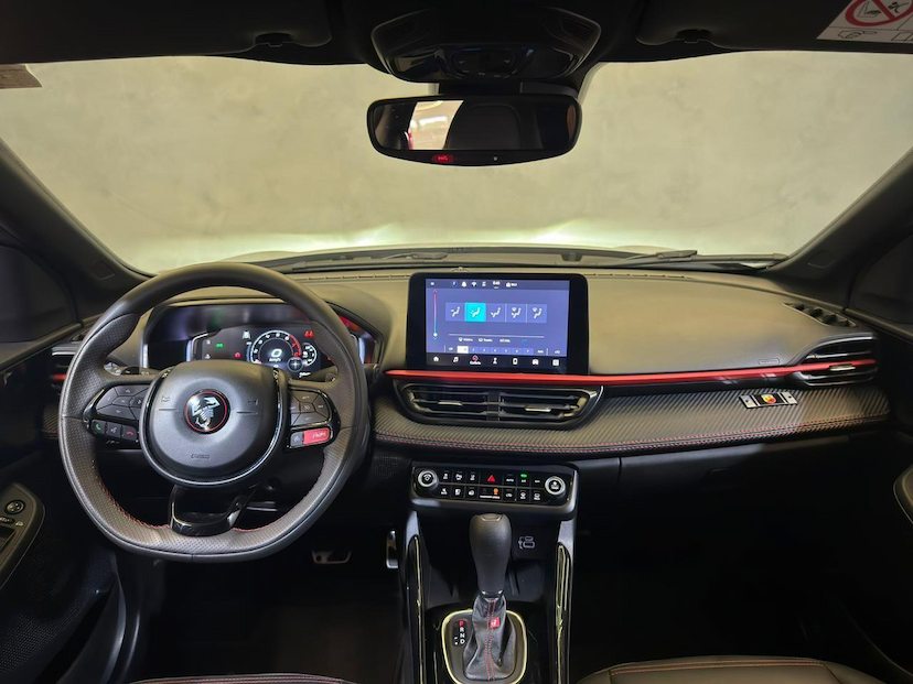 Foto do veículo FIAT FASTBACK  ABARTH 270 2025 17.988 KM 143.900,00