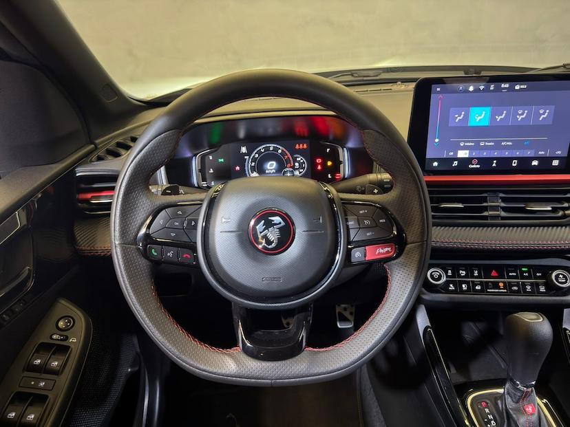 Foto do veículo FIAT FASTBACK  ABARTH 270 2025 17.988 KM 143.900,00