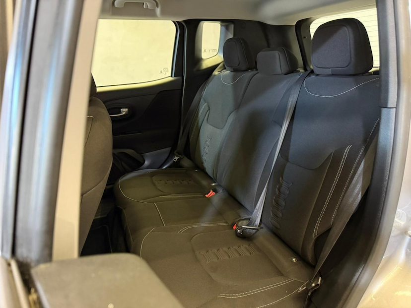 Foto do veículo JEEP RENEGADE  SPT T270 2024 11.642 KM 106.900,00