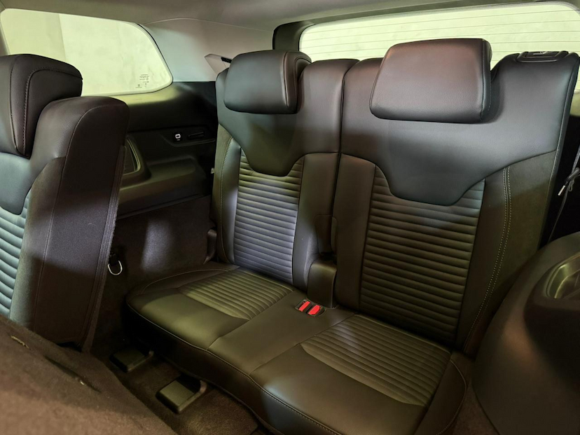Foto do veículo JEEP COMMANDER  LIM T270 2023 19.380 KM 159.900,00