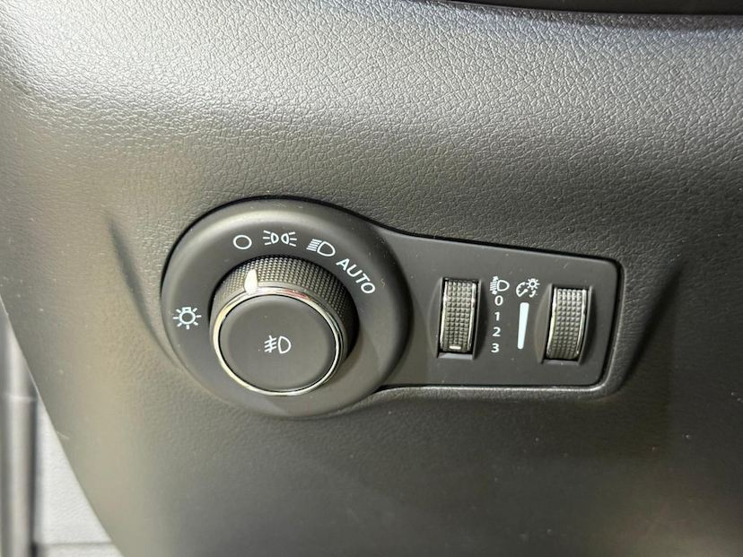 Foto do veículo JEEP COMMANDER  LIM T270 2023 19.380 KM 159.900,00