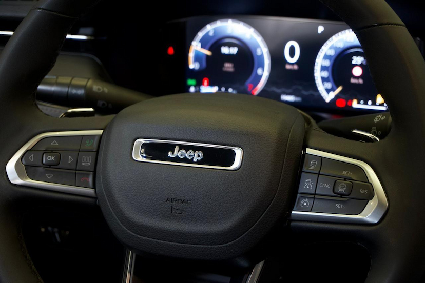 Foto do veículo JEEP COMPASS  LIMITED T270 1.3 TB 4X2 FLEX AUT 2025 19.431 KM 162.900,00