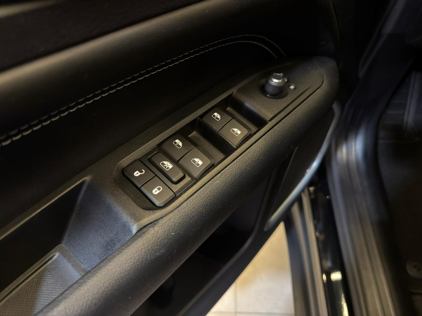 Foto do veículo JEEP COMPASS  LONG. T270 1.3 TB 4X2 FLEX AUT. 2025 5.472 KM 152.900,00