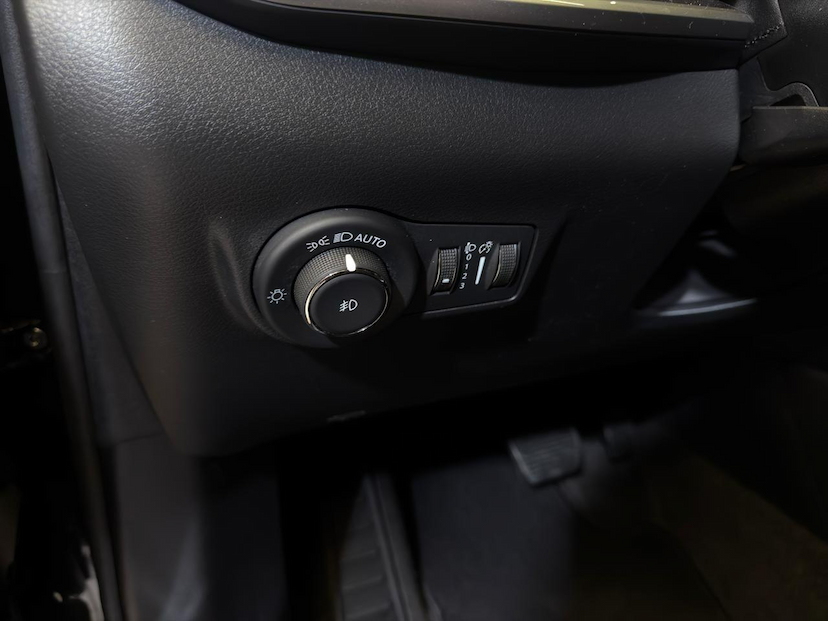 Foto do veículo JEEP COMPASS  LONG. T270 1.3 TB 4X2 FLEX AUT. 2025 5.472 KM 152.900,00