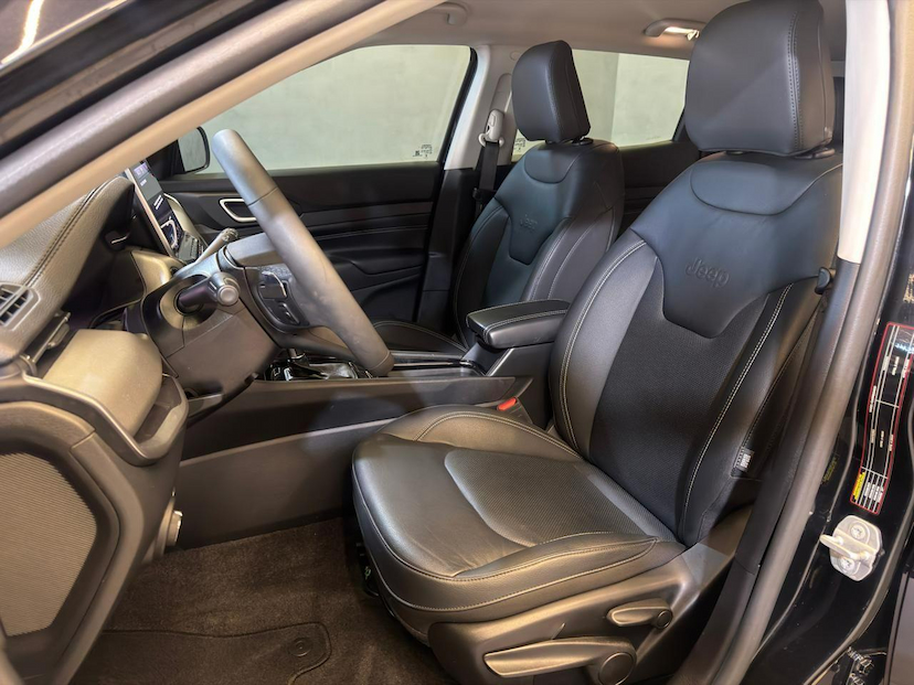 Foto do veículo JEEP COMPASS  LONG. T270 1.3 TB 4X2 FLEX AUT. 2025 5.472 KM 152.900,00
