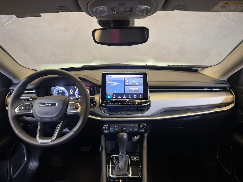 Foto do veículo JEEP COMPASS  LONG. T270 1.3 TB 4X2 FLEX AUT. 2025 5.472 KM 152.900,00