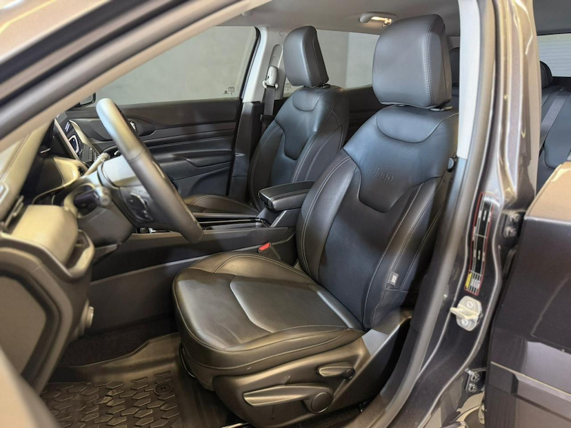 Foto do veículo JEEP COMPASS  LONG T 2025 14.950 KM 154.900,00