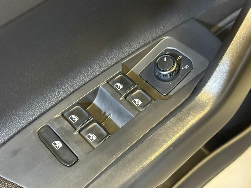 Foto do veículo VOLKSWAGEN POLO  MF 2020 63.640 KM 69.900,00