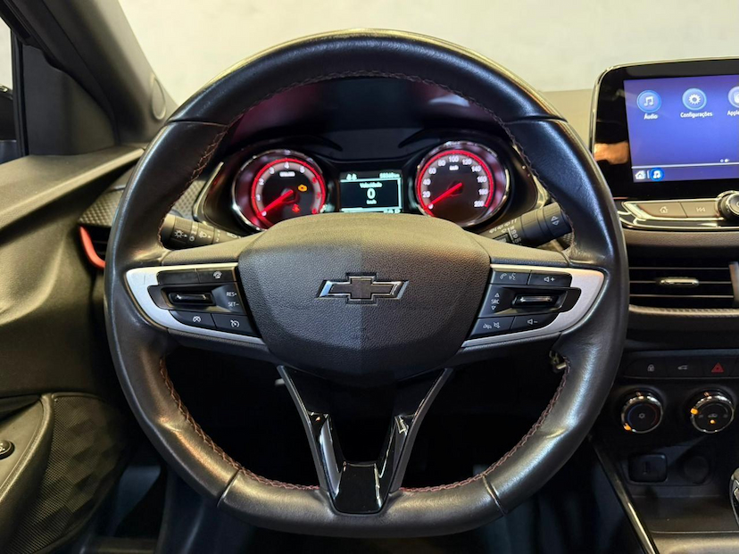 Foto do veículo CHEVROLET ONIX  10TAT RS 2023 58.360 KM 86.900,00