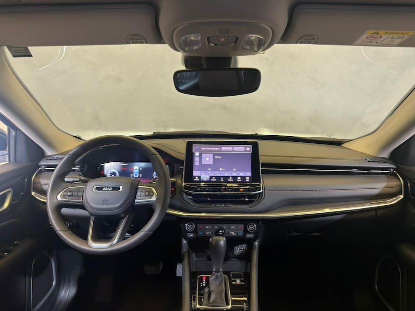 Foto do veículo JEEP COMPASS  LIMITED T270 1.3 TB 4X2 FLEX AUT 2024 22.334 KM 144.900,00