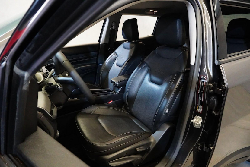 Foto do veículo JEEP COMPASS  LONG. T270 1.3 TB 4X2 FLEX AUT. 2024 35.734 KM 129.900,00