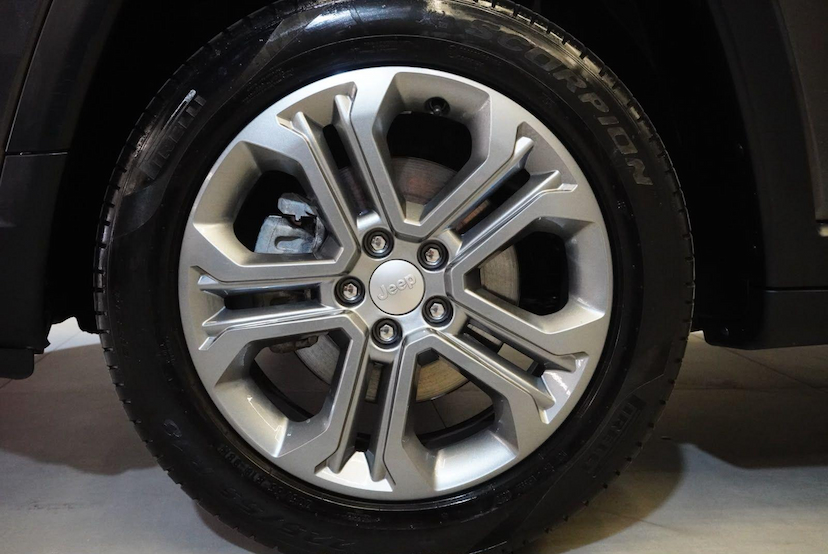 Foto do veículo JEEP COMPASS  LONG. T270 1.3 TB 4X2 FLEX AUT. 2024 35.734 KM 129.900,00