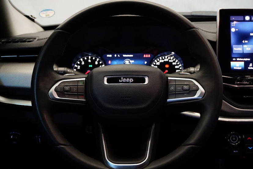 Foto do veículo JEEP COMPASS  LONG. T270 1.3 TB 4X2 FLEX AUT. 2024 35.734 KM 129.900,00