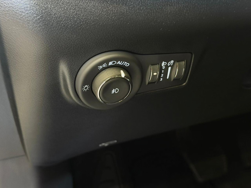 Foto do veículo JEEP COMPASS  LONG T 2025 13.950 KM 152.900,00