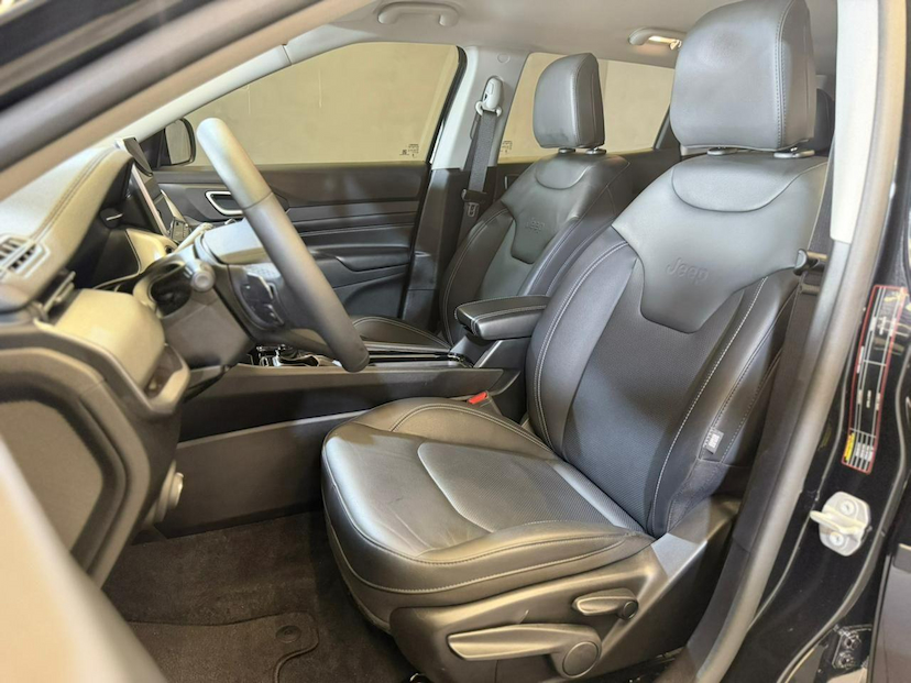 Foto do veículo JEEP COMPASS  LONG T 2025 13.950 KM 152.900,00