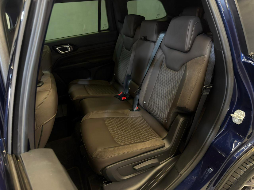 Foto do veículo JEEP COMMANDER  OVR TD380 2024 21.724 KM 212.900,00