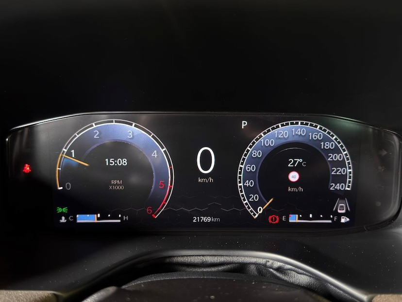 Foto do veículo JEEP COMMANDER  OVR TD380 2024 21.724 KM 212.900,00