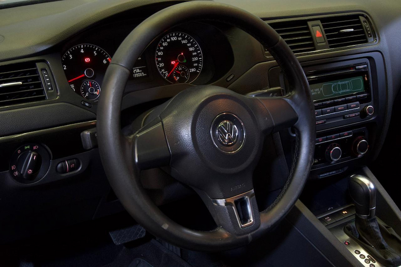 Foto do veículo VOLKSWAGEN JETTA  2.0 2012 138.255 KM 64.900,00