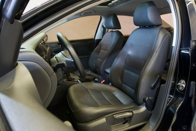 Foto do veículo VOLKSWAGEN JETTA  2.0 2012 138.255 KM 64.900,00