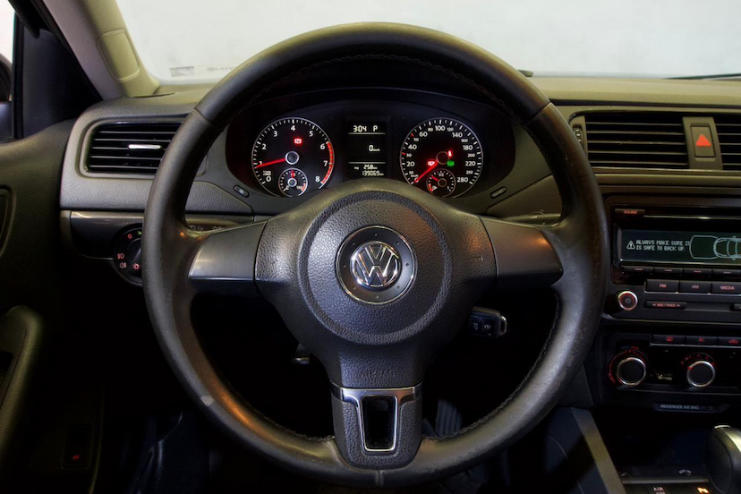 Foto do veículo VOLKSWAGEN JETTA  2.0 2012 138.255 KM 64.900,00