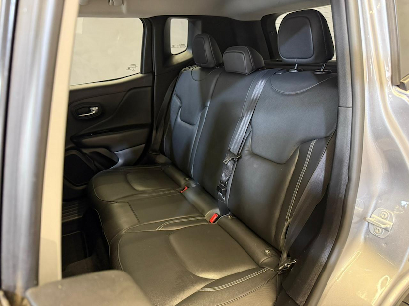 Foto do veículo JEEP RENEGADE  LNGTD AT 2021 80.250 KM 86.900,00