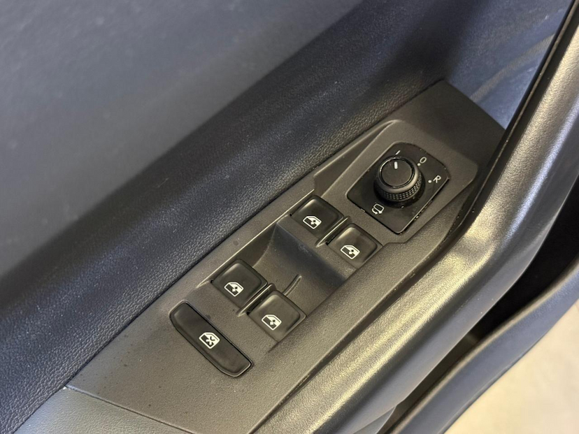 Foto do veículo VOLKSWAGEN NIVUS  1.0 200 TSI HIGHLINE 2023 54.432 KM 109.900,00