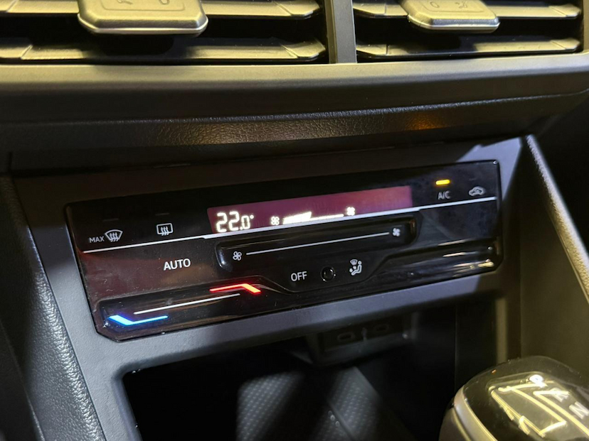 Foto do veículo VOLKSWAGEN NIVUS  1.0 200 TSI HIGHLINE 2023 54.432 KM 109.900,00