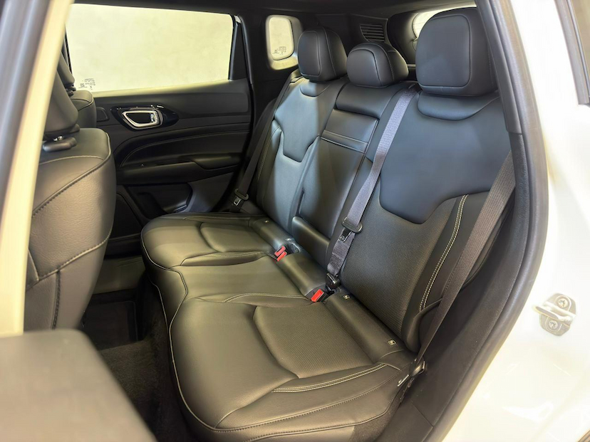 Foto do veículo JEEP COMPASS  SERIE S TF 2024 14.787 KM 164.900,00