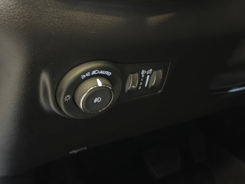 Foto do veículo JEEP COMPASS  SERIE S TF 2024 14.787 KM 164.900,00