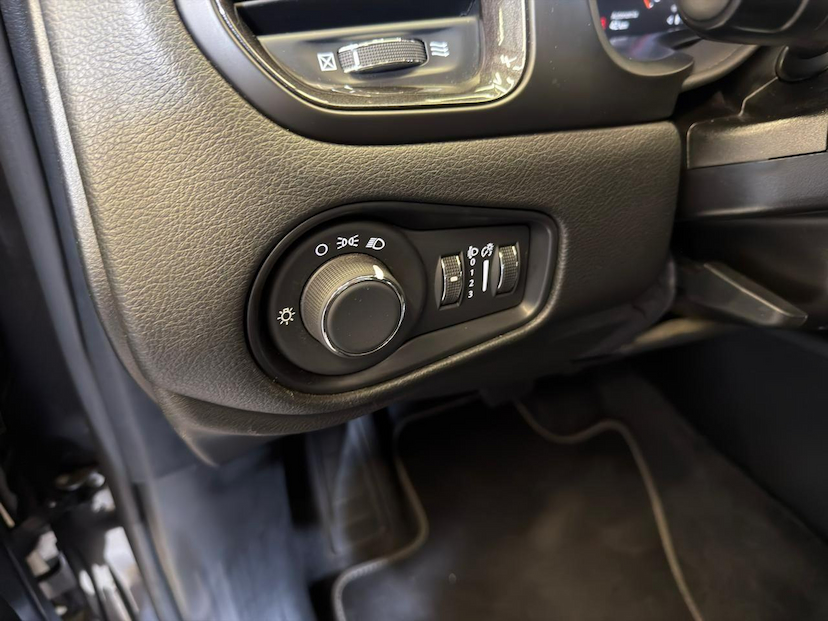 Foto do veículo JEEP RENEGADE  LGTD T270 2024 15.201 KM 114.900,00