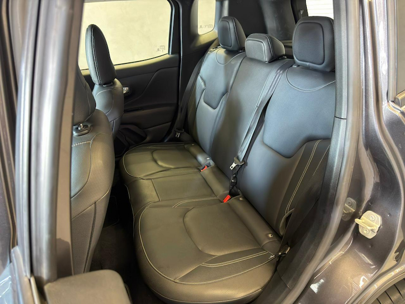 Foto do veículo JEEP RENEGADE  LGTD T270 2024 15.201 KM 114.900,00