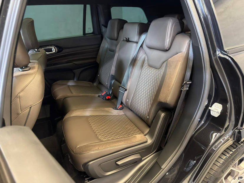 Foto do veículo JEEP COMMANDER  OVR T270 2023 43.000 KM 169.900,00