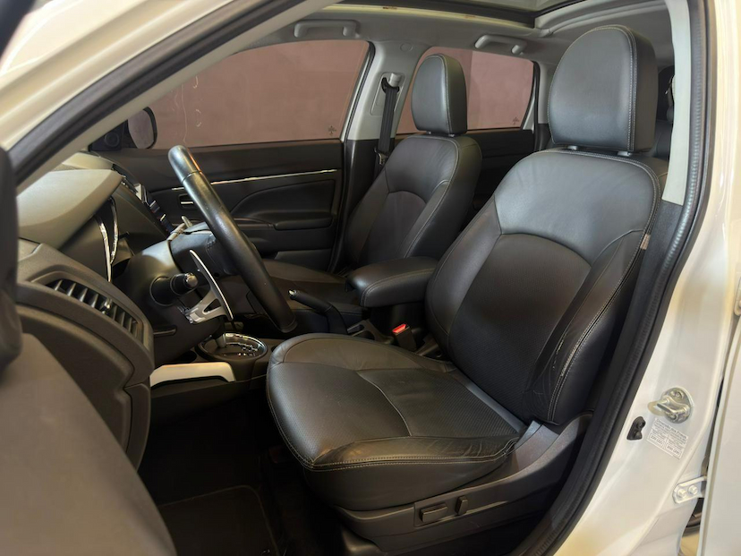 Foto do veículo MITSUBISHI ASX  2.0 AWD CVT 2016 88.800 KM 89.900,00