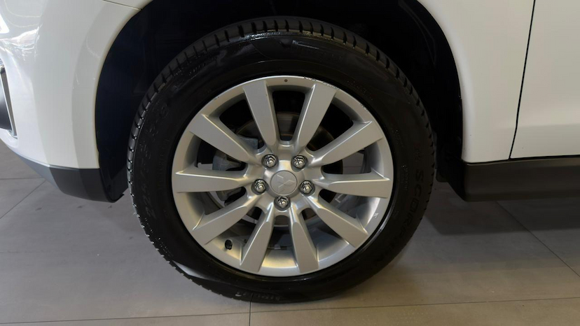 Foto do veículo MITSUBISHI ASX  2.0 AWD CVT 2016 88.800 KM 89.900,00